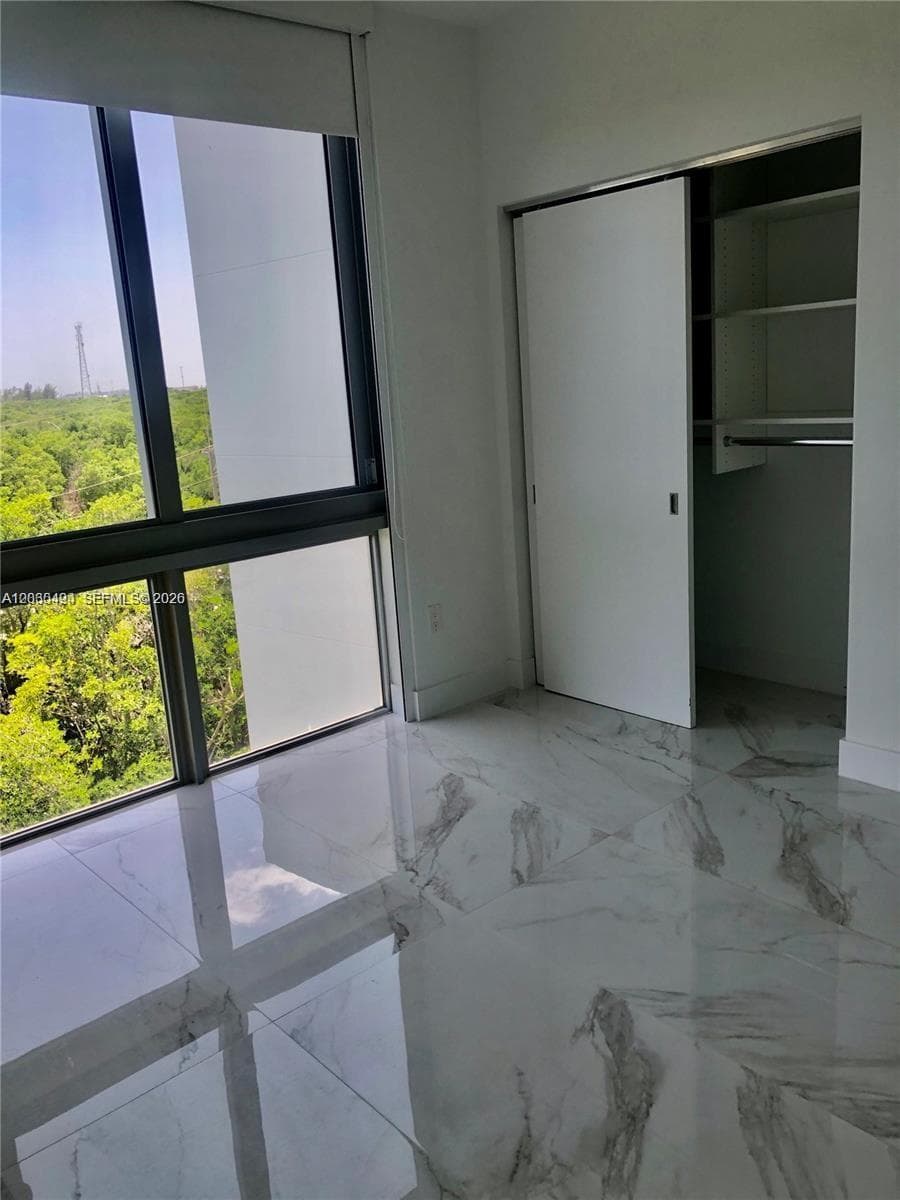 16385 Biscayne Blvd # 621, North Miami Beach FL 33160 — 7