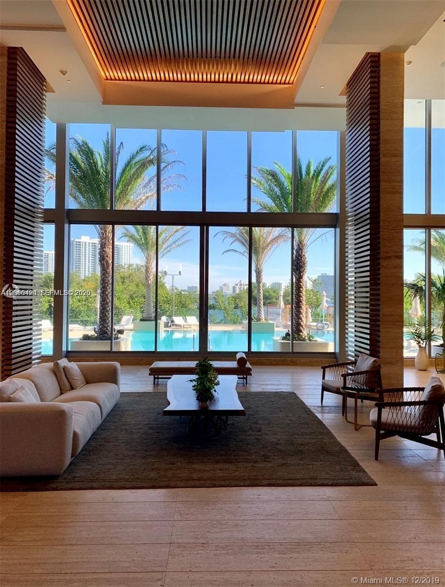 16385 Biscayne Blvd # 621, North Miami Beach FL 33160 — 32
