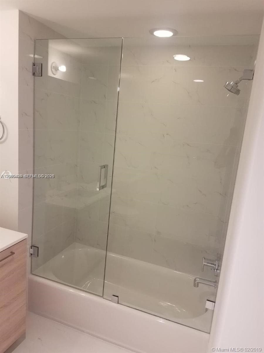16385 Biscayne Blvd # 621, North Miami Beach FL 33160 — 9