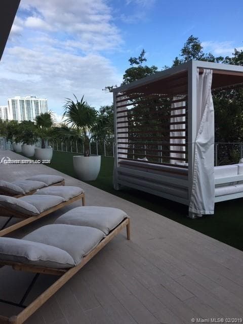 16385 Biscayne Blvd # 621, North Miami Beach FL 33160 — 34