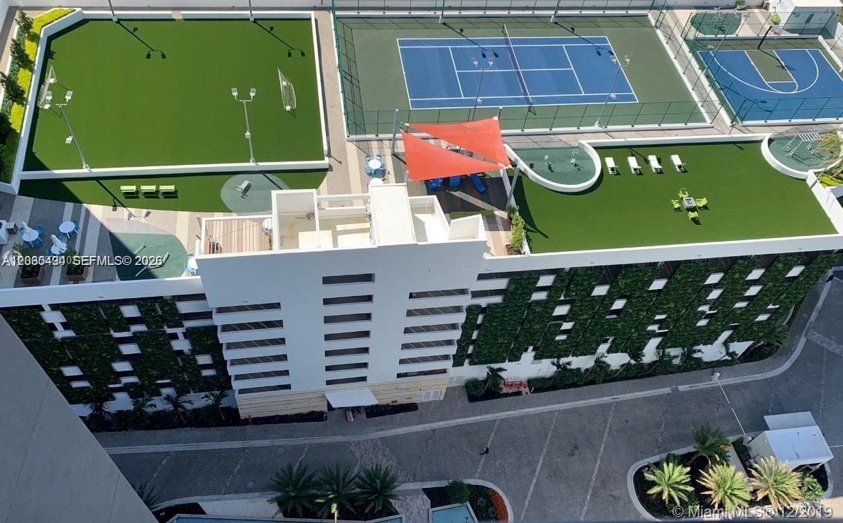 16385 Biscayne Blvd # 621, North Miami Beach FL 33160 — 38