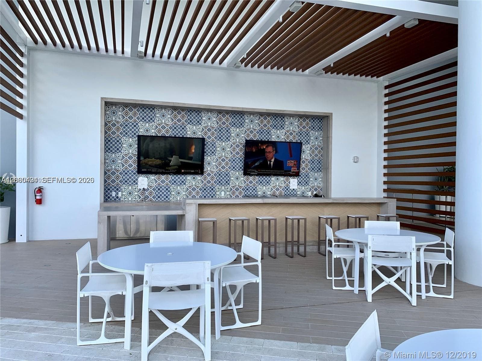 16385 Biscayne Blvd # 621, North Miami Beach FL 33160 — 41