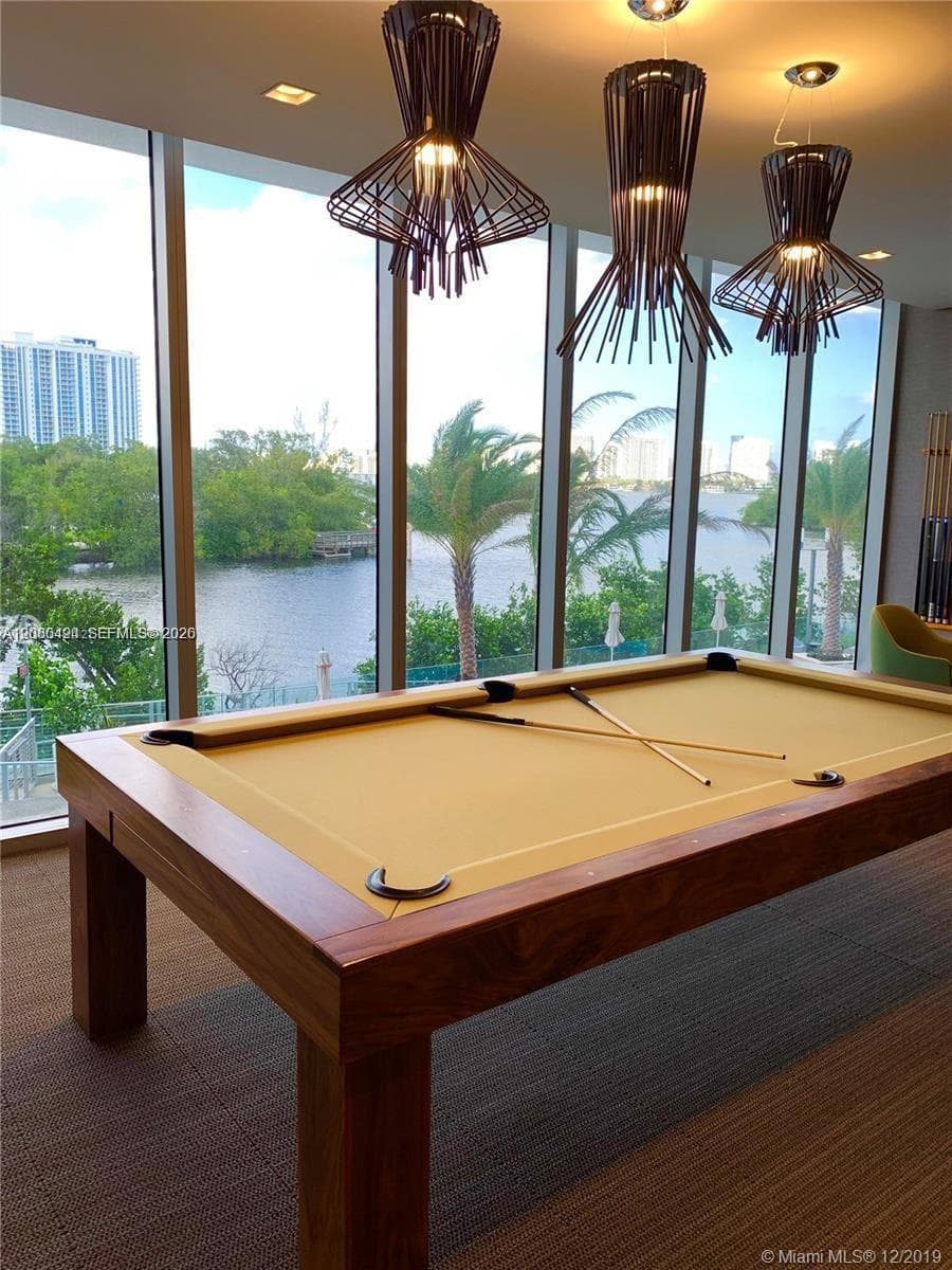 16385 Biscayne Blvd # 621, North Miami Beach FL 33160 — 45