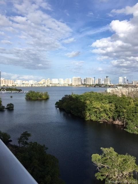 16385 Biscayne Blvd # 621, North Miami Beach FL 33160 — 18