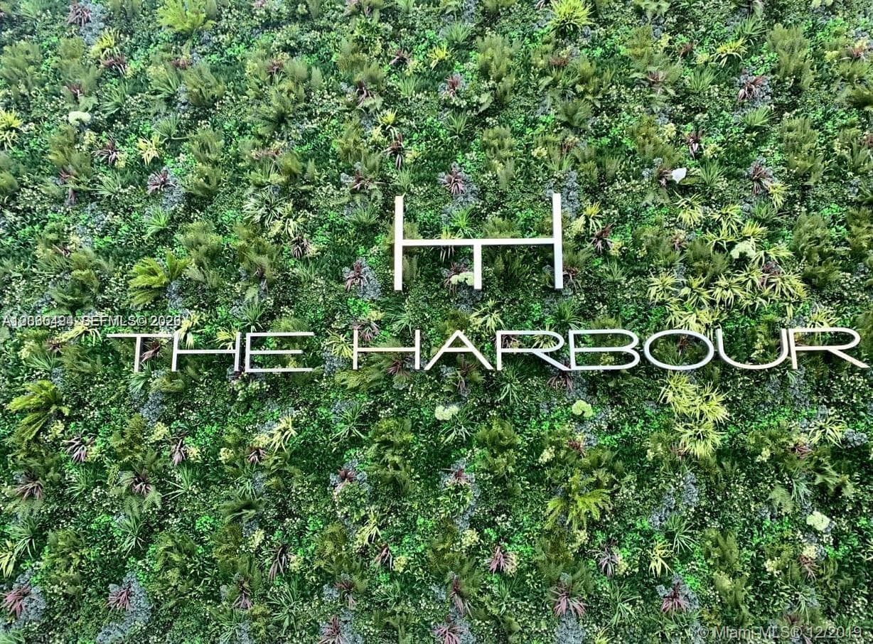 16385 Biscayne Blvd # 621, North Miami Beach FL 33160 — 37