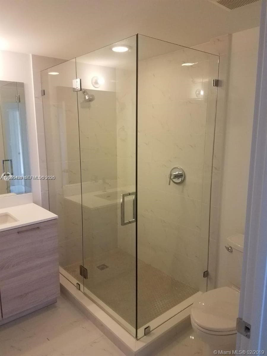 16385 Biscayne Blvd # 621, North Miami Beach FL 33160 — 11
