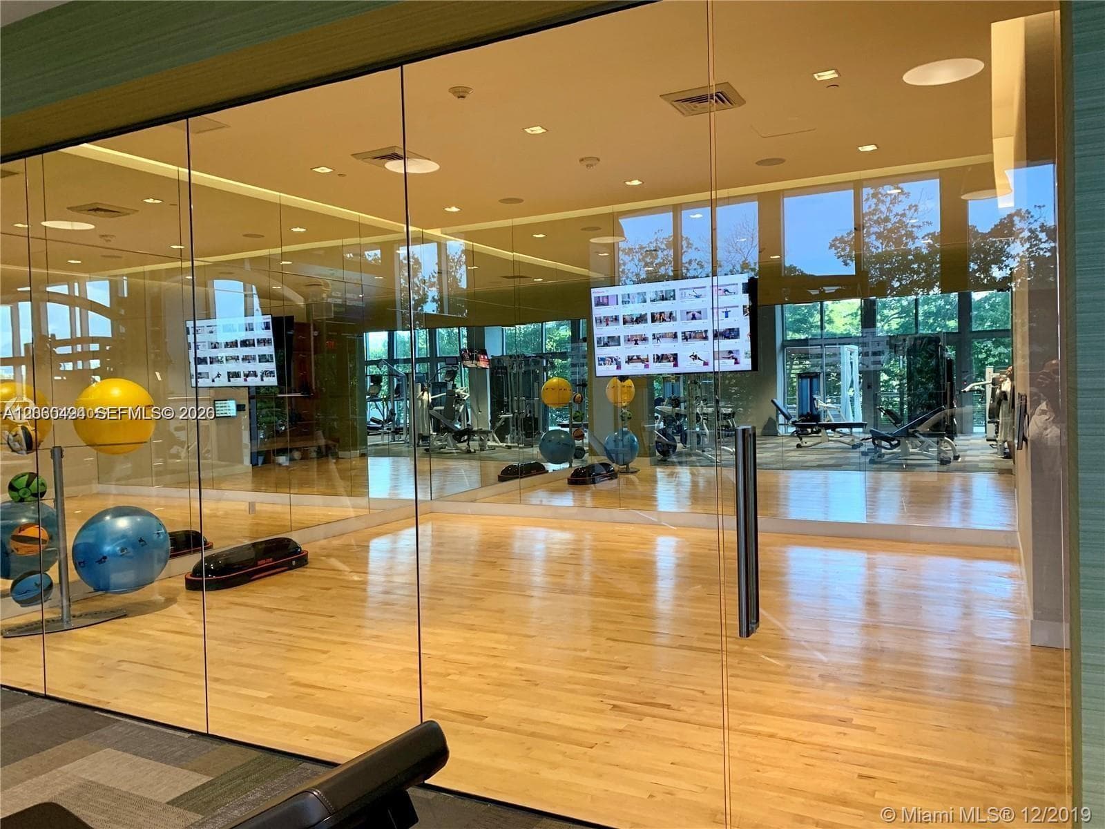 16385 Biscayne Blvd # 621, North Miami Beach FL 33160 — 44