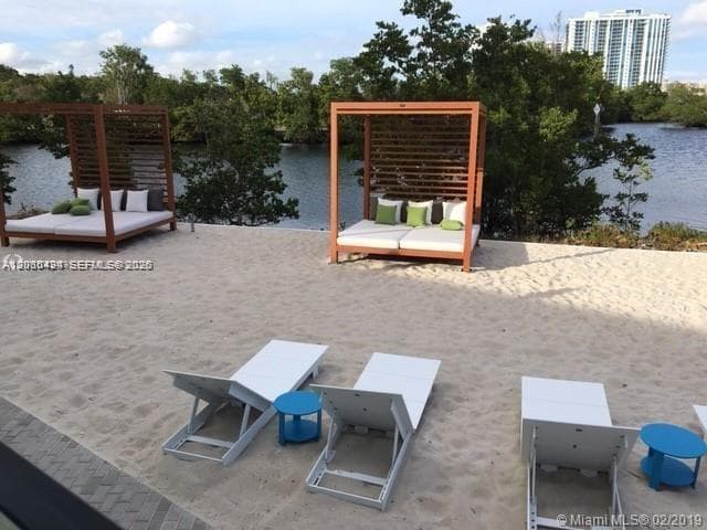 16385 Biscayne Blvd # 621, North Miami Beach FL 33160 — 35