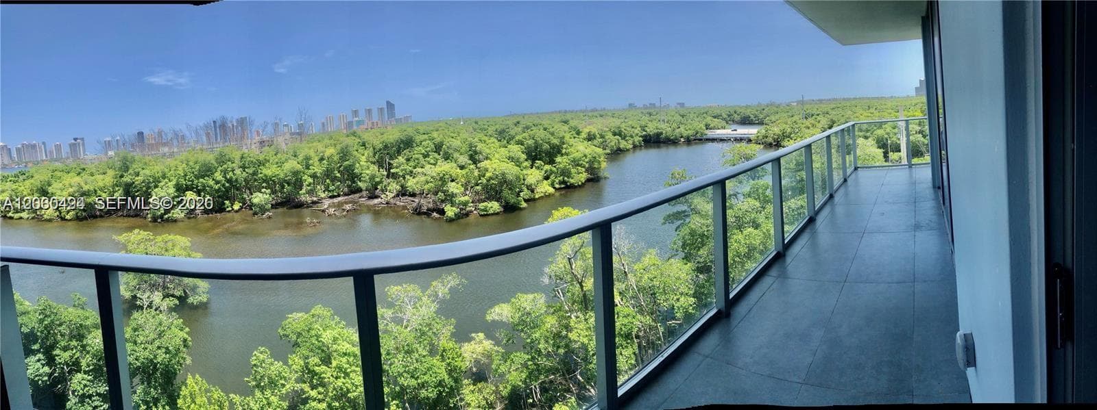 16385 Biscayne Blvd # 621, North Miami Beach FL 33160 — 25