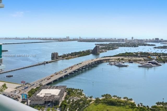 900 Biscayne Blvd, Miami FL 33132 — 17