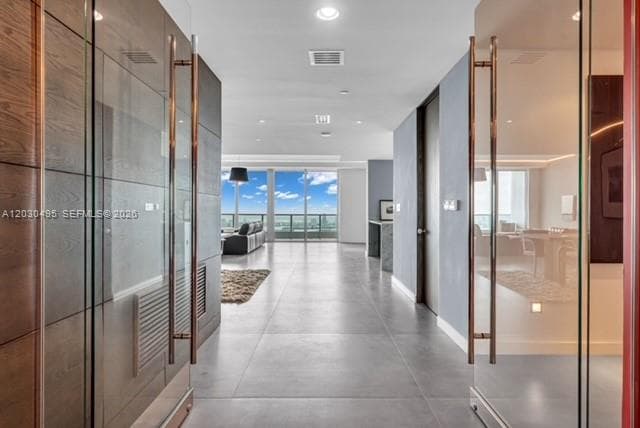 900 Biscayne Blvd, Miami FL 33132 — 4