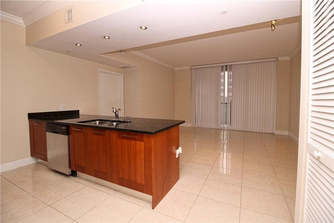 4100 Salzedo Street # 512, Coral Gables FL 33146 — 4