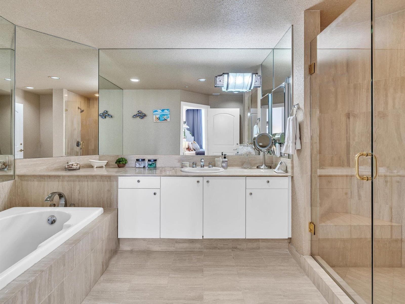 7000 Island Boulevard # 06, Aventura FL 33160 — 33