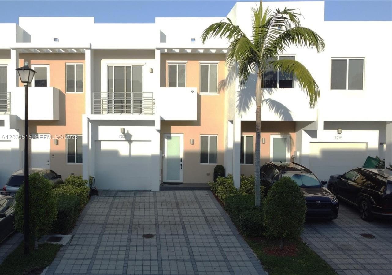 7221 NW 103rd Path, Doral FL 33178 — 1