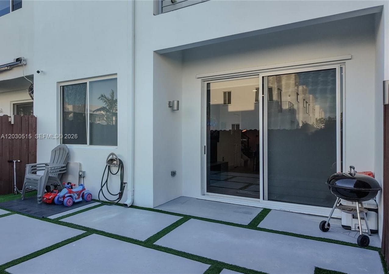 7221 NW 103rd Path, Doral FL 33178 — 45