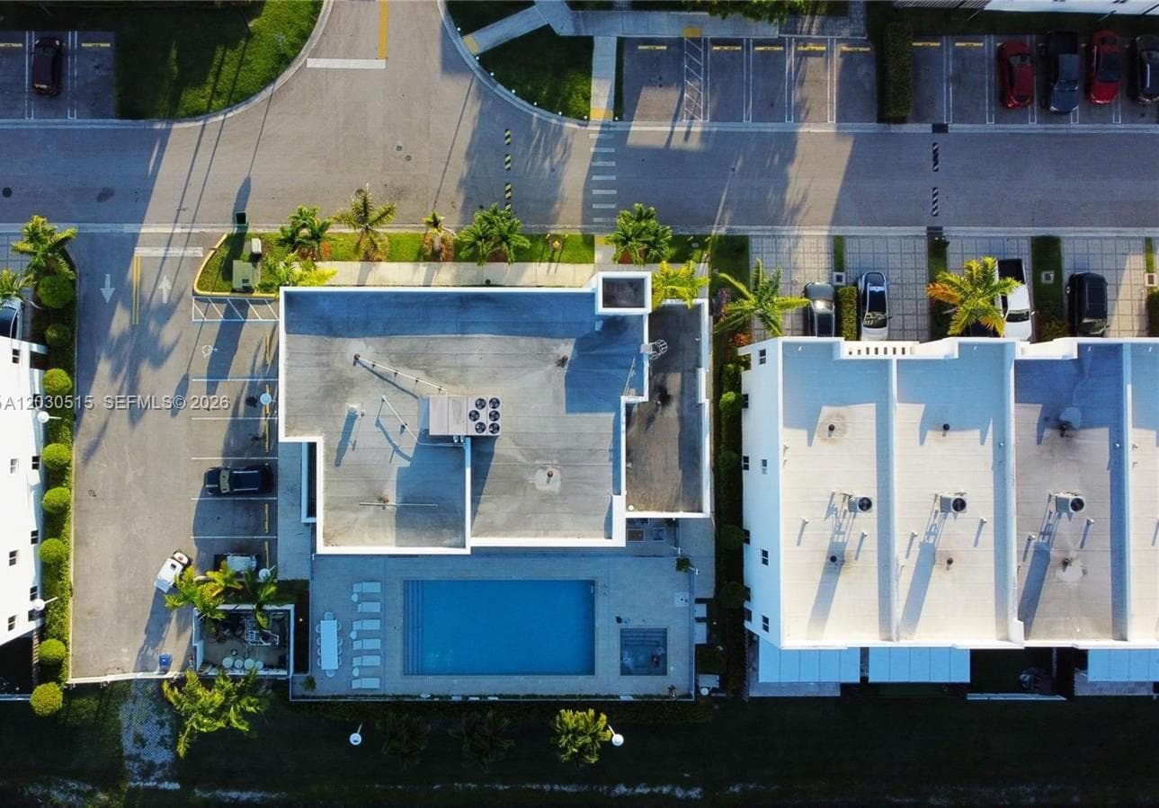 7221 NW 103rd Path, Doral FL 33178 — 48