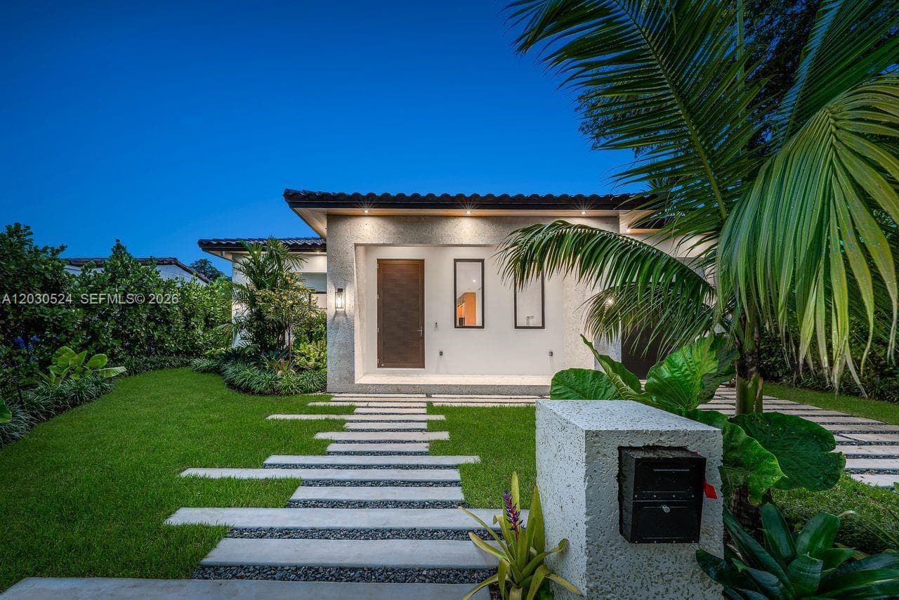 1910 SW 33rd Ave, Miami FL 33145 — 46