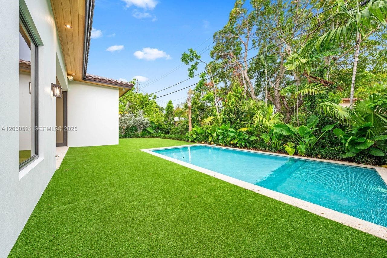 1910 SW 33rd Ave, Miami FL 33145 — 43