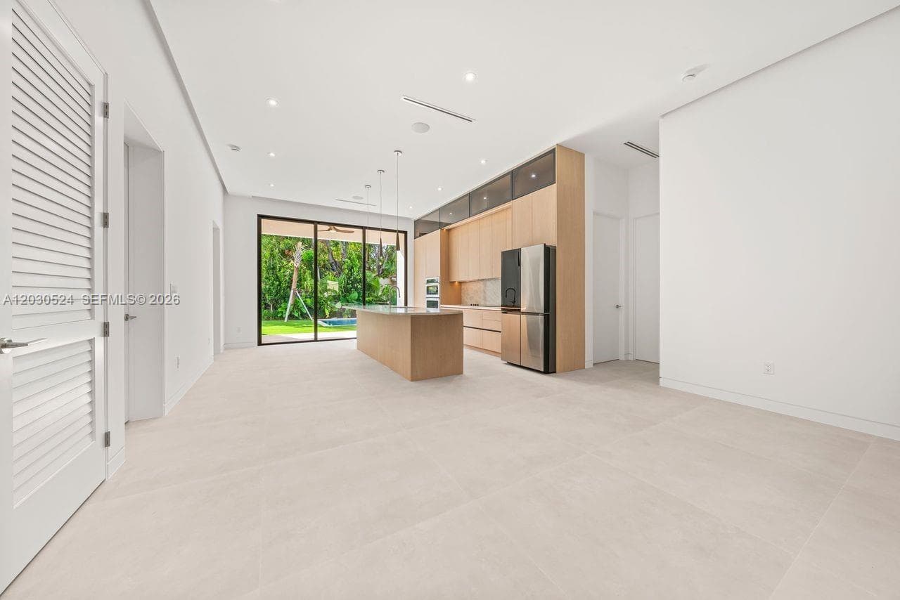 1910 SW 33rd Ave, Miami FL 33145 — 14