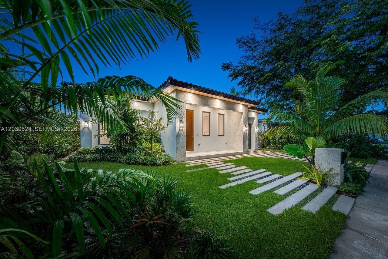 1910 SW 33rd Ave, Miami FL 33145 — 45