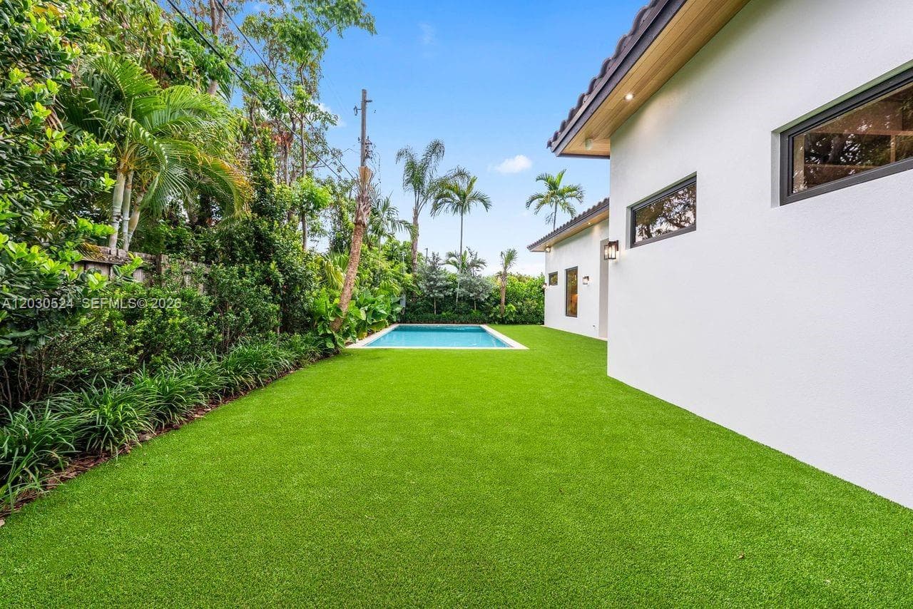 1910 SW 33rd Ave, Miami FL 33145 — 39