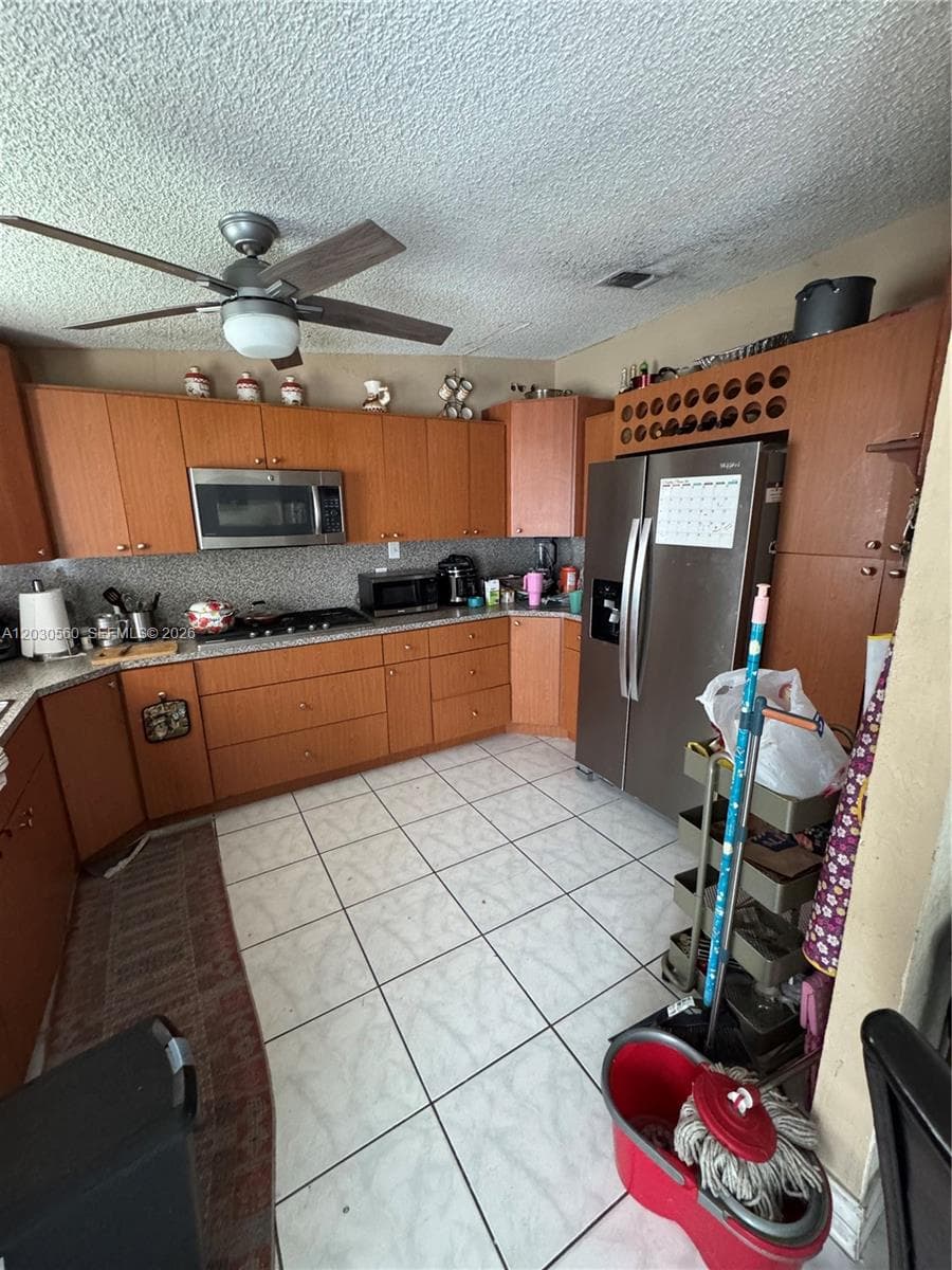 5612 NW 5612 nw 206th Ln, Miami Gardens FL 33055 — 6