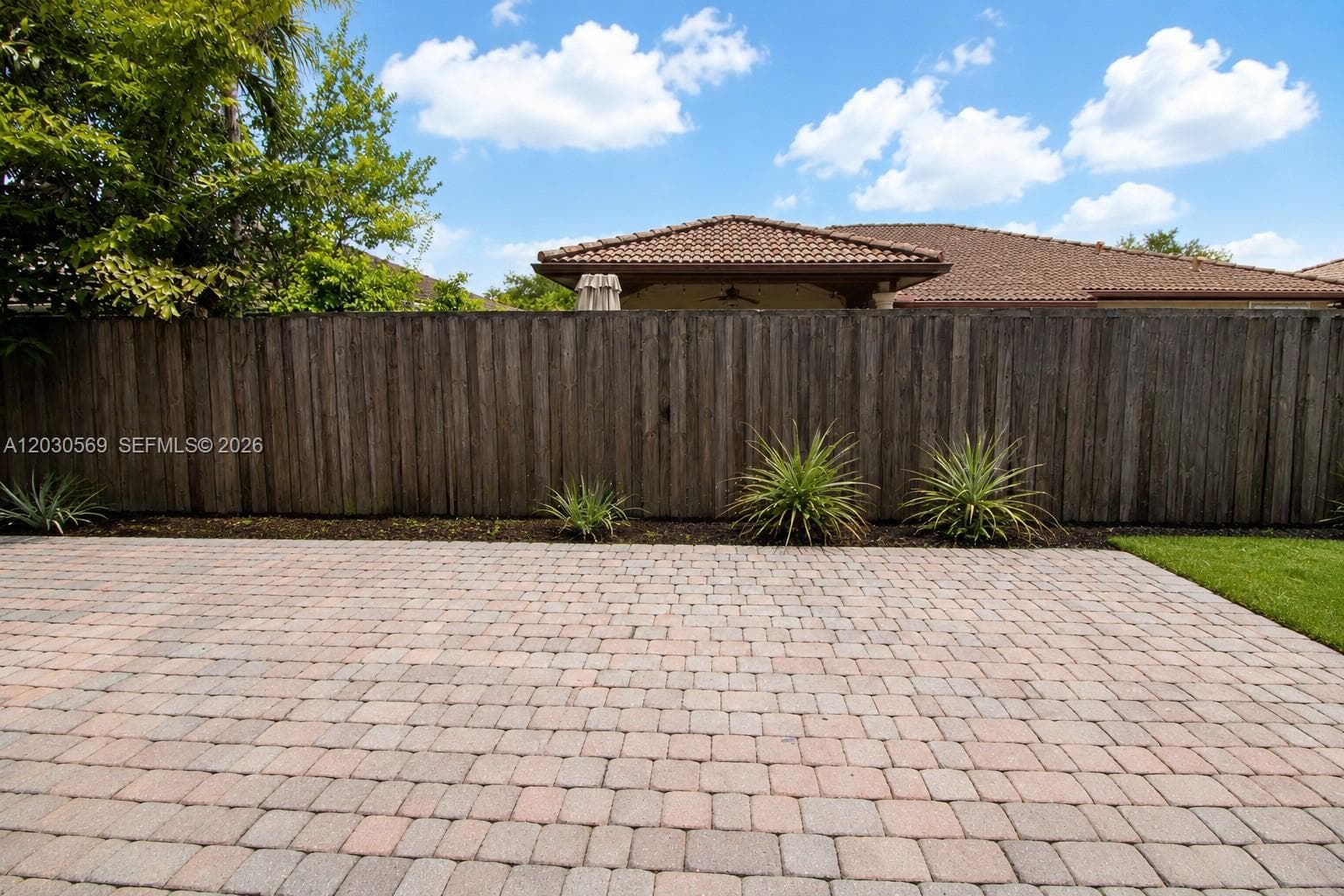 2564 SW 147th Path, Miami FL 33185 — 25