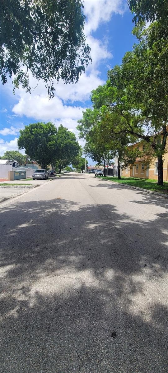 33 E 20th St # 203, Hialeah FL 33010 — 3