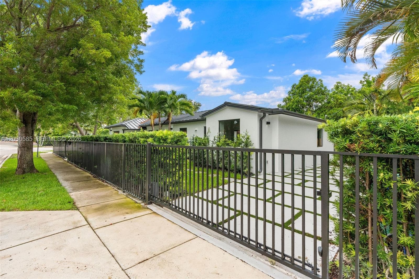 2286 SW 21st Ave, Miami FL 33145 — 2