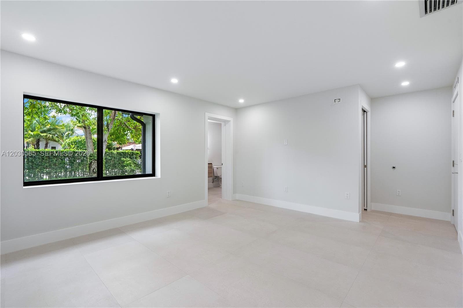 2286 SW 21st Ave, Miami FL 33145 — 32