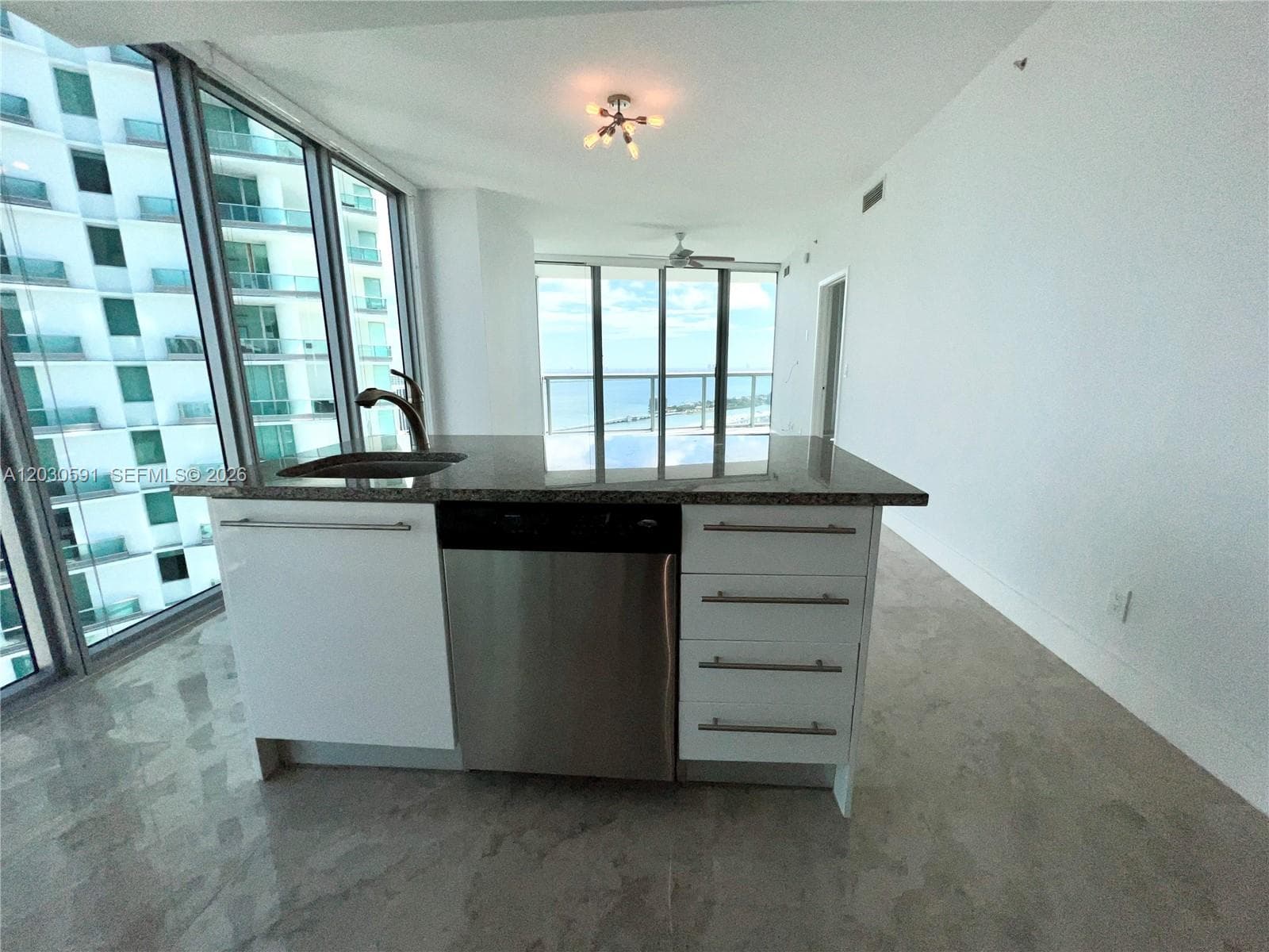 888 Biscayne Blvd # 4112, Miami FL 33132 — 11