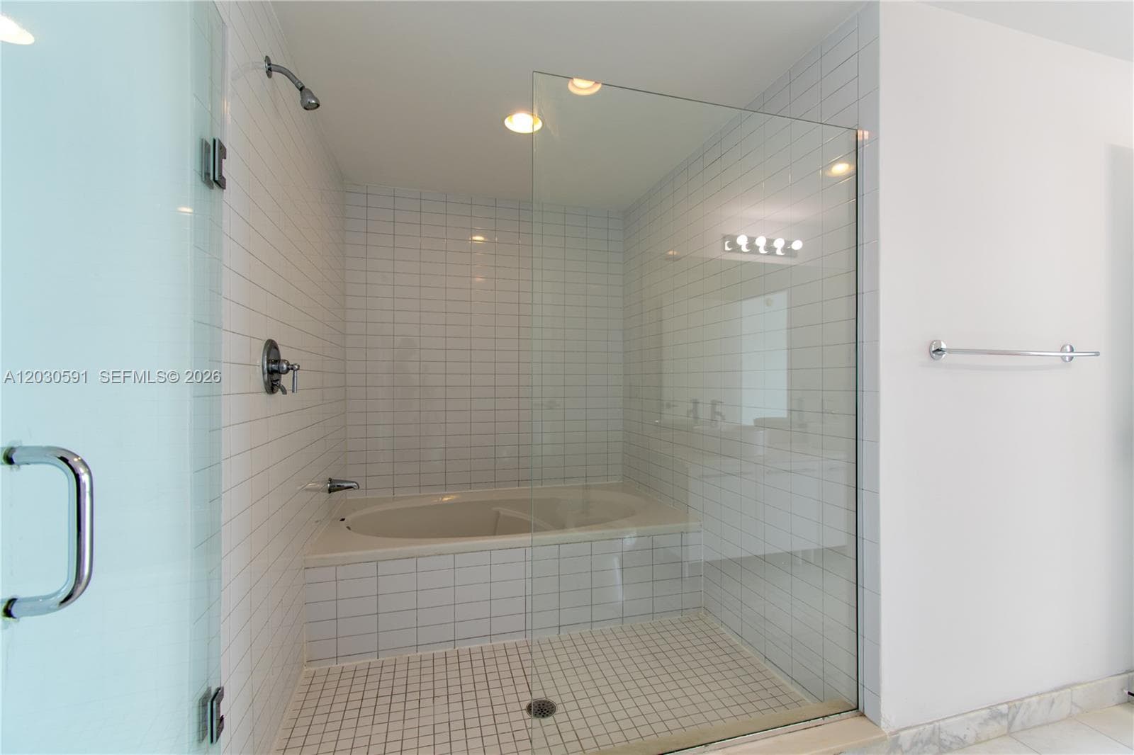 888 Biscayne Blvd # 4112, Miami FL 33132 — 19