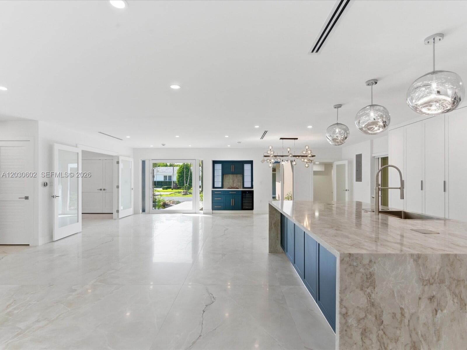 291 E Shore Dr E, Miami FL 33133 — 2