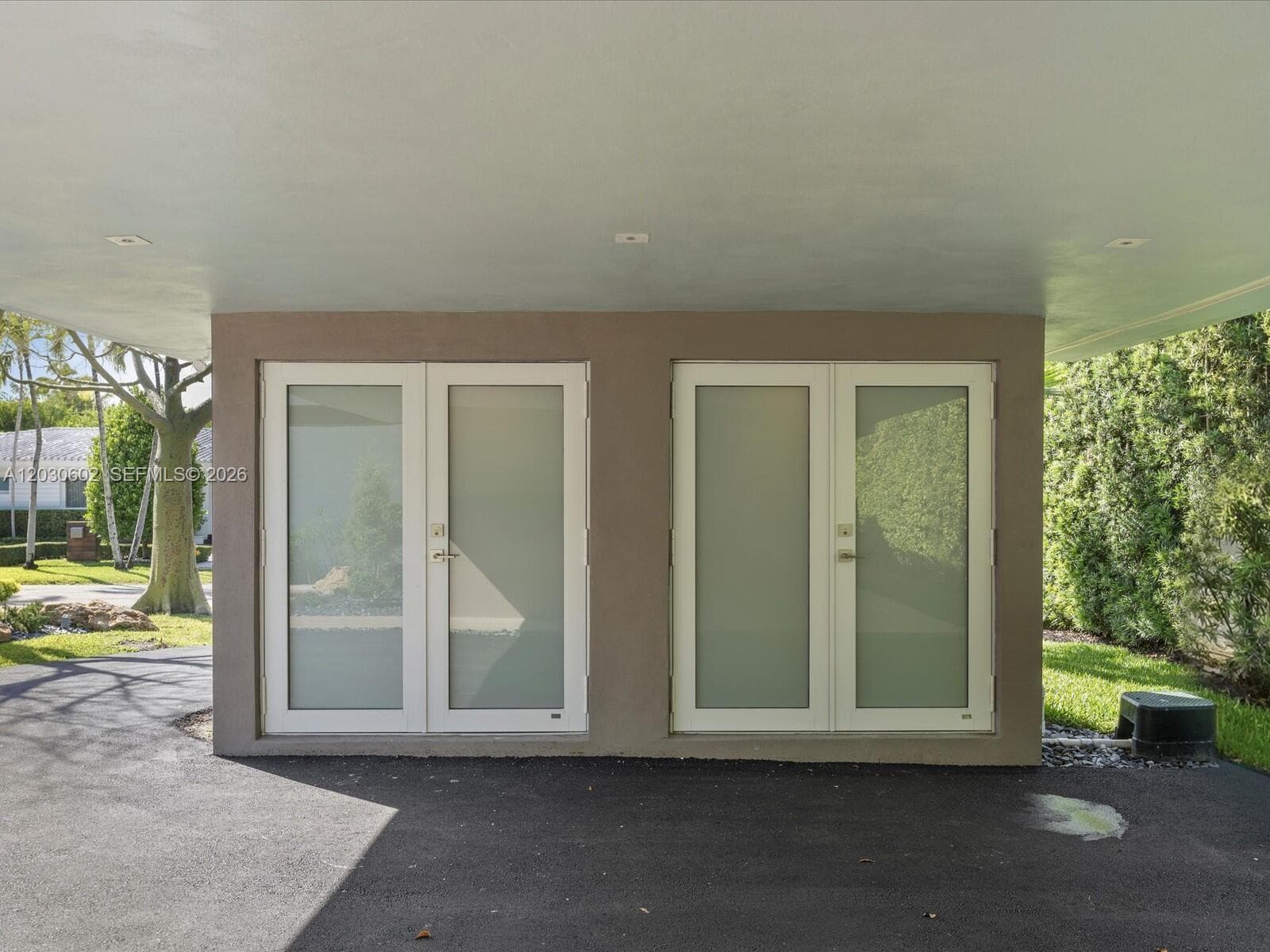 291 E Shore Dr E, Miami FL 33133 — 22
