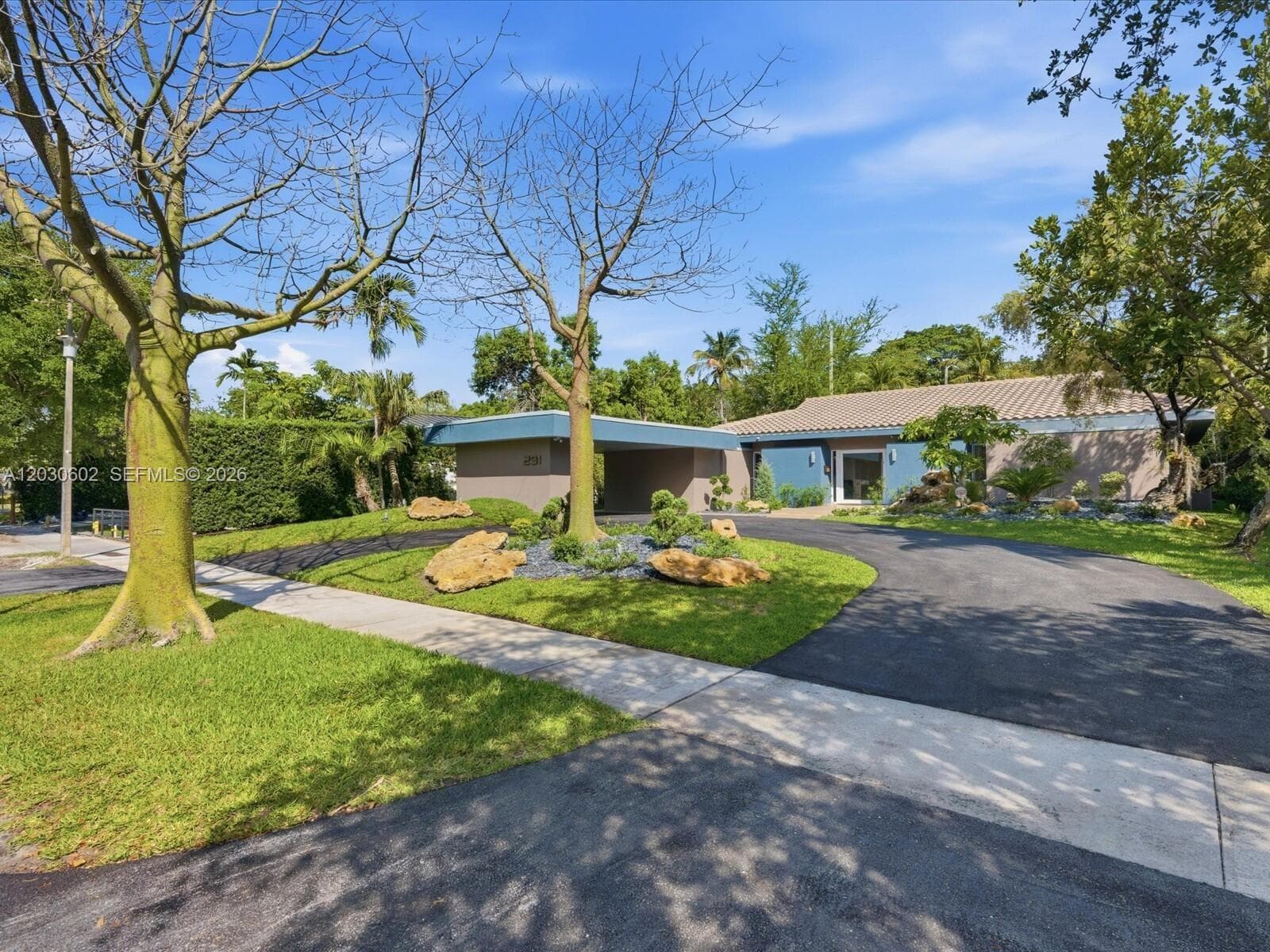 291 E Shore Dr E, Miami FL 33133 — 80