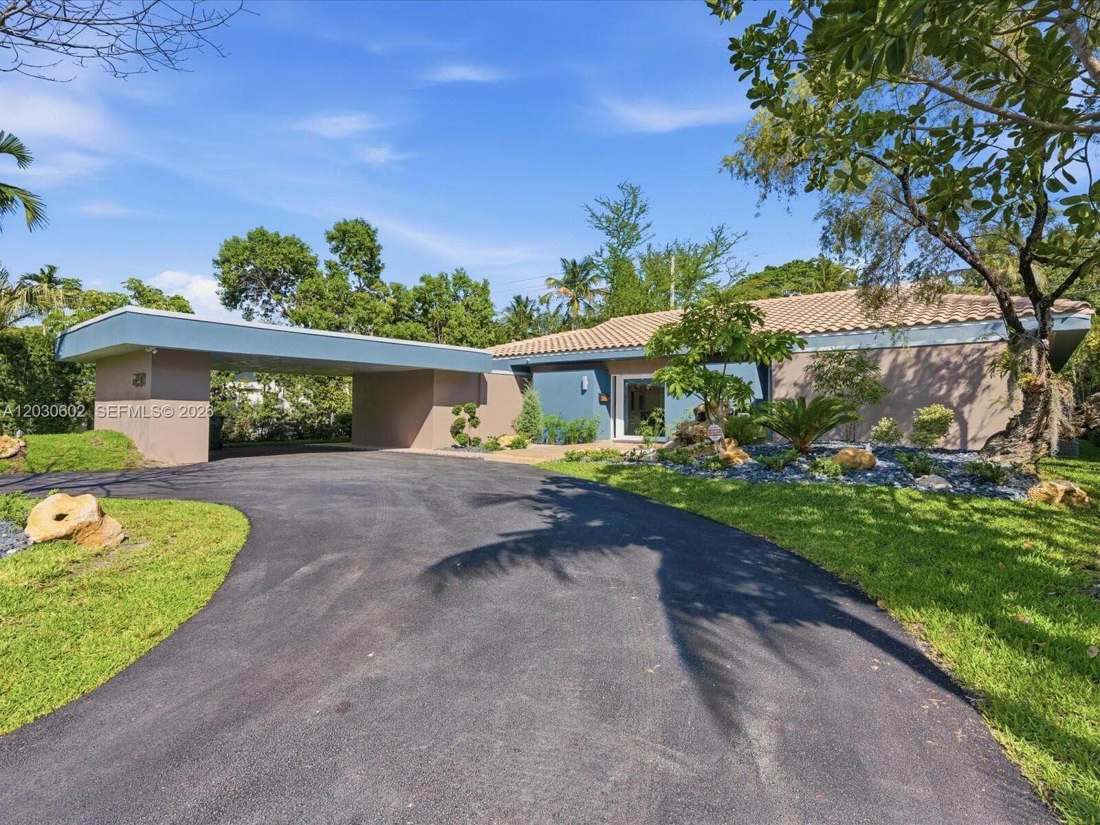 291 E Shore Dr E, Miami FL 33133 — 24