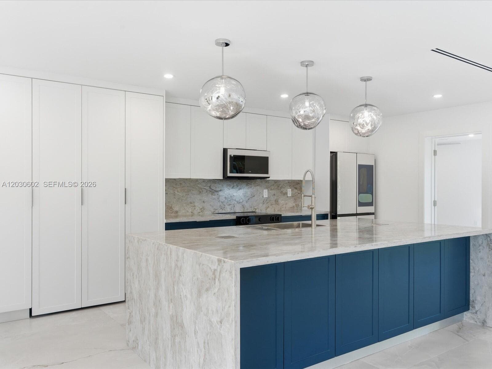 291 E Shore Dr E, Miami FL 33133 — 18