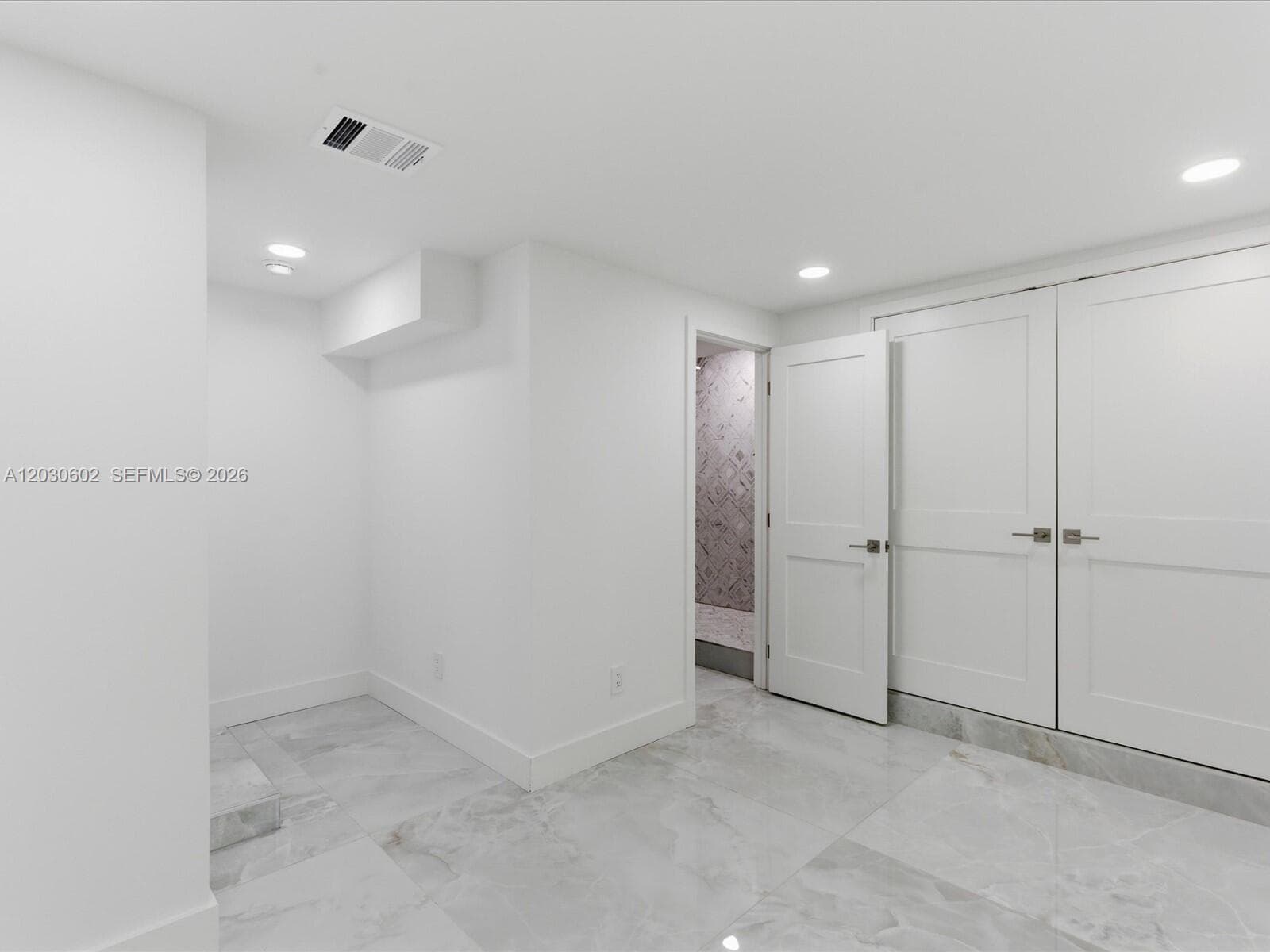 291 E Shore Dr E, Miami FL 33133 — 51