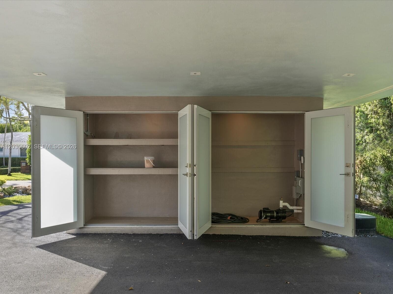 291 E Shore Dr E, Miami FL 33133 — 37