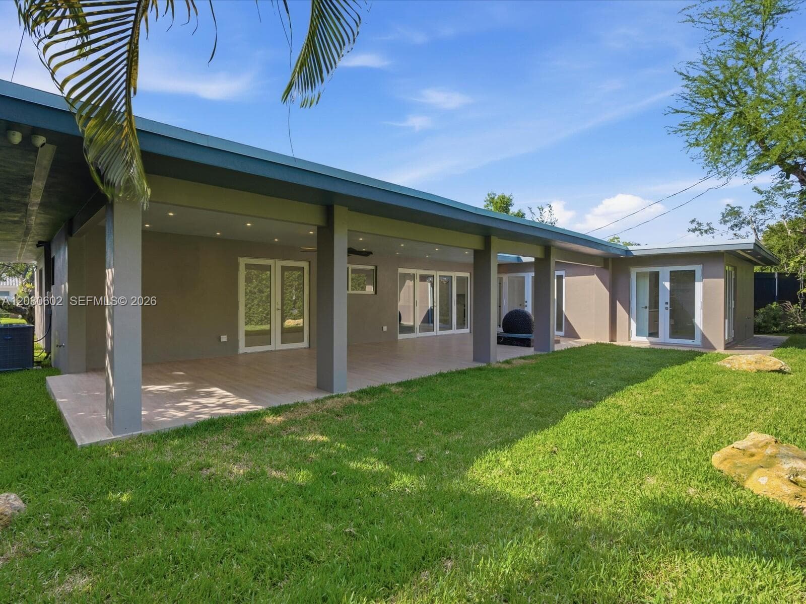 291 E Shore Dr E, Miami FL 33133 — 44