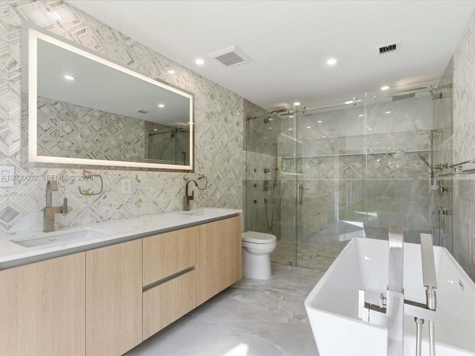 291 E Shore Dr E, Miami FL 33133 — 8