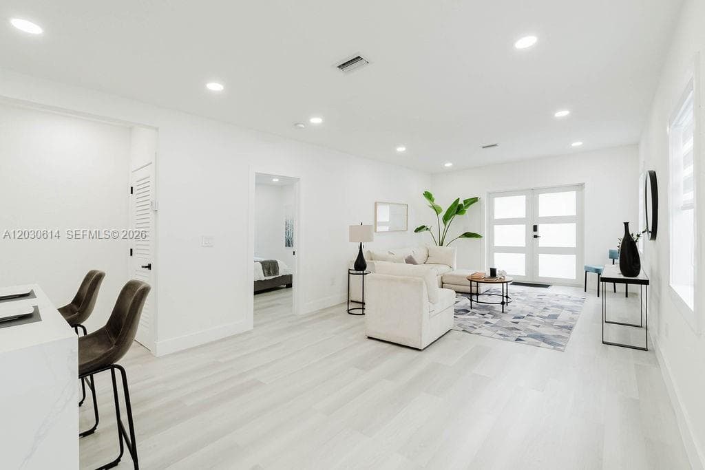 2101 SW 16th Ter, Miami FL 33145 — 7