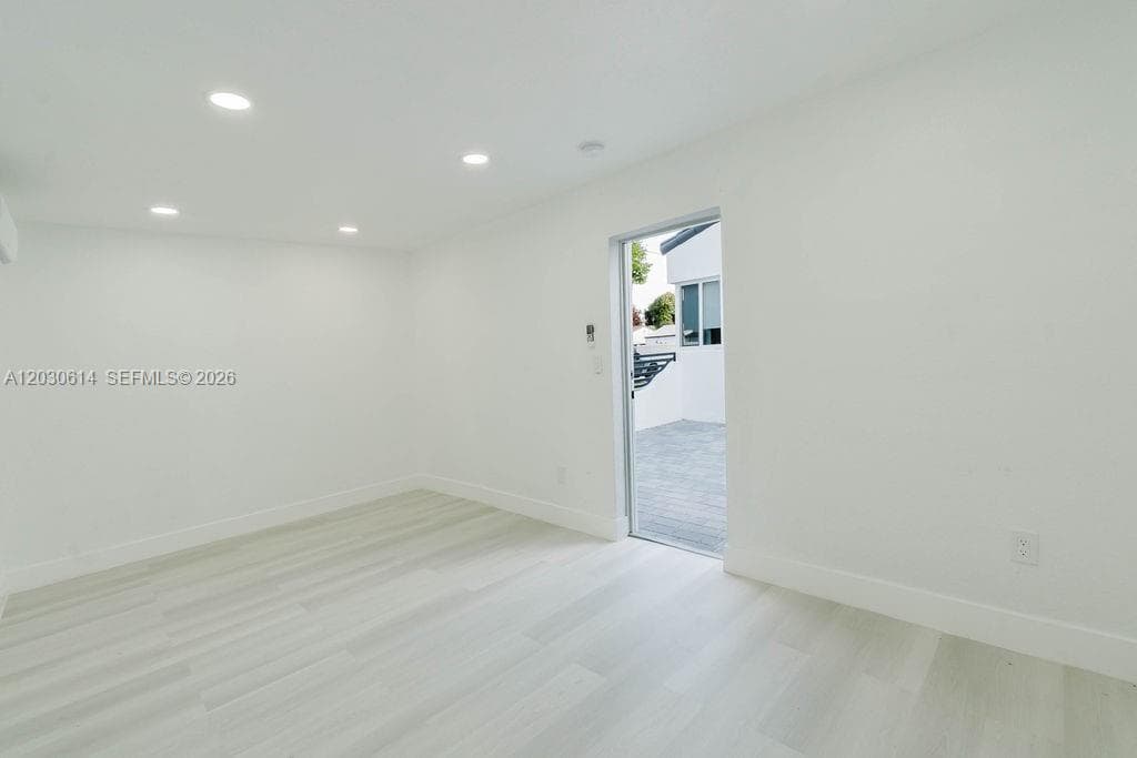 2101 SW 16th Ter, Miami FL 33145 — 36