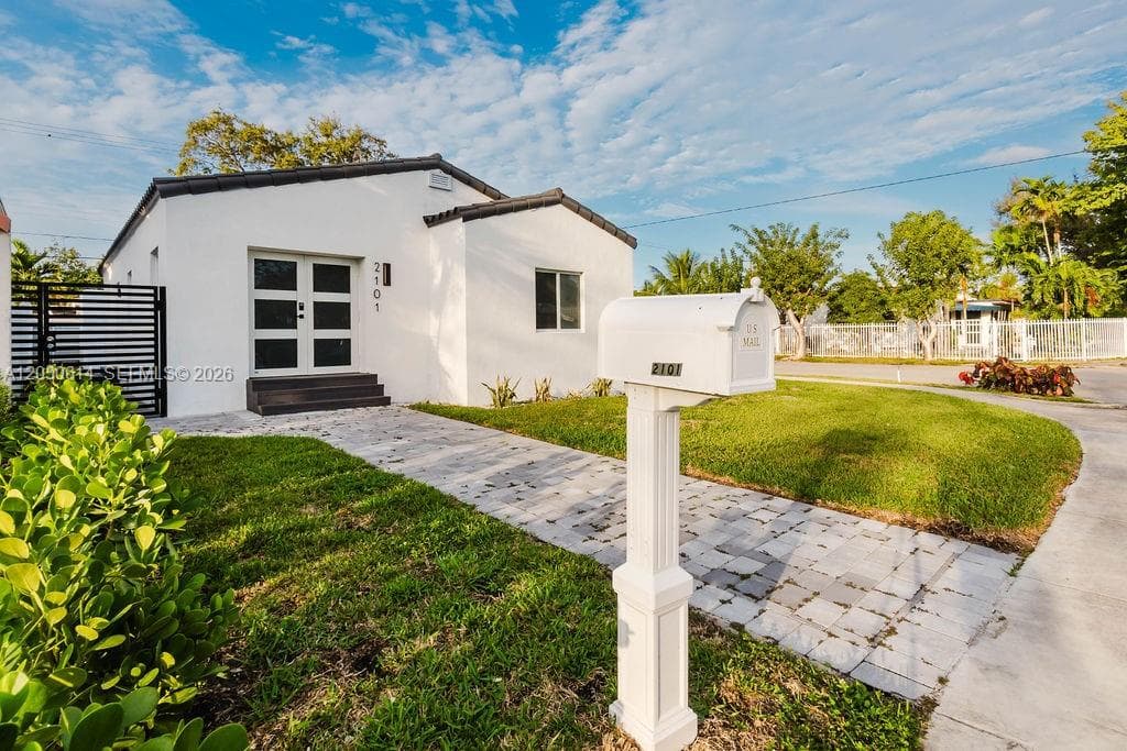 2101 SW 16th Ter, Miami FL 33145 — 1
