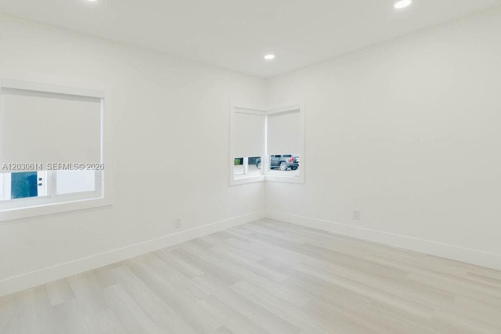 2101 SW 16th Ter, Miami FL 33145 — 24