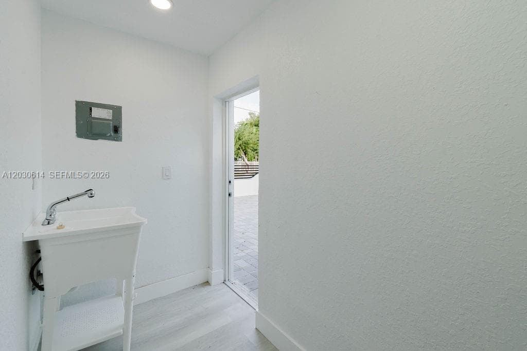 2101 SW 16th Ter, Miami FL 33145 — 41