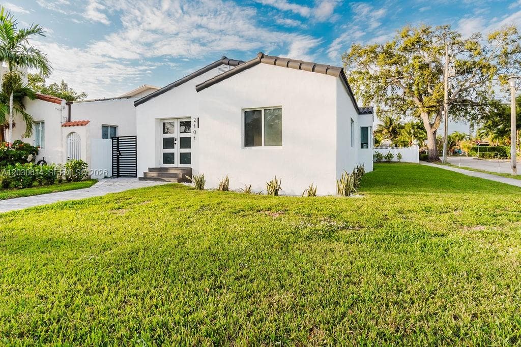 2101 SW 16th Ter, Miami FL 33145 — 44