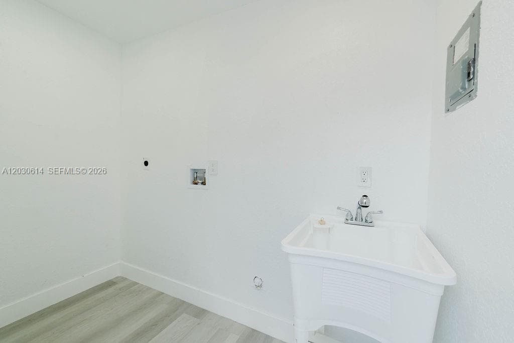 2101 SW 16th Ter, Miami FL 33145 — 40