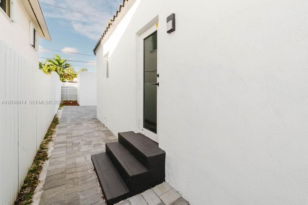 2101 SW 16th Ter, Miami FL 33145 — 29