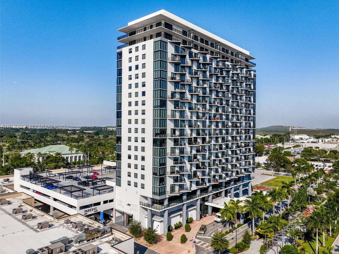 5300 Paseo Blvd # 1807, Doral FL 33166 — 1
